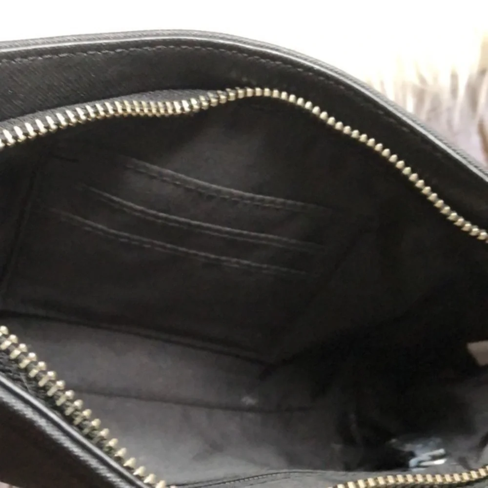 Vera Bradley black and cream color wristlet